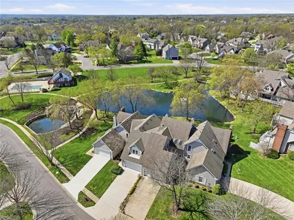 $355,000 | 2419 West 137th Place, Leawood, KS 66224