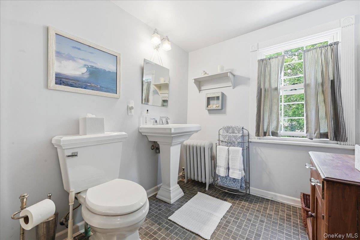 39 Little East Neck Road South Babylon, NY 11702 - Photo 30 of 46