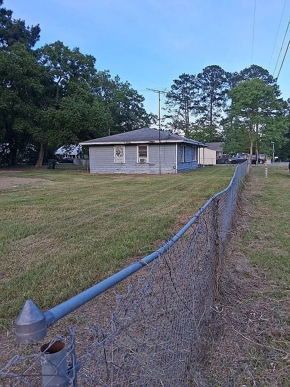 390 Nelson Street Jasper, TX 75951 - Photo 2 of 13