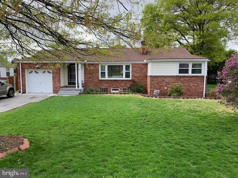 381 Edgehill Road York, PA 17403 - Photo 1 of 13