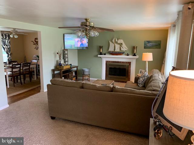 381 Edgehill Road York, PA 17403 - Photo 3 of 13