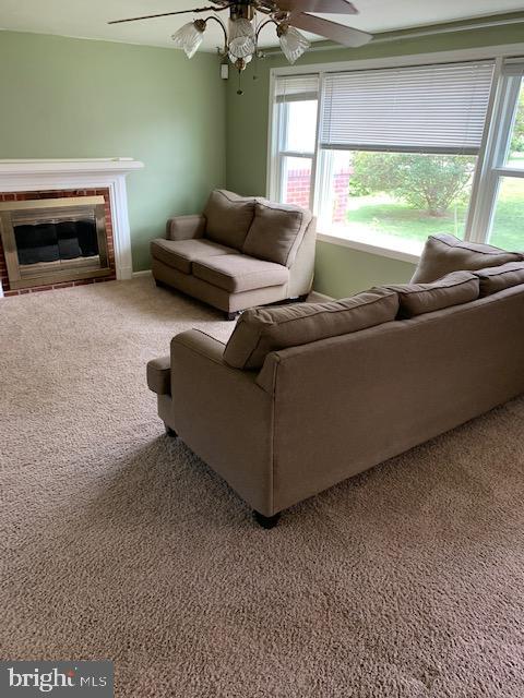 381 Edgehill Road York, PA 17403 - Photo 4 of 13