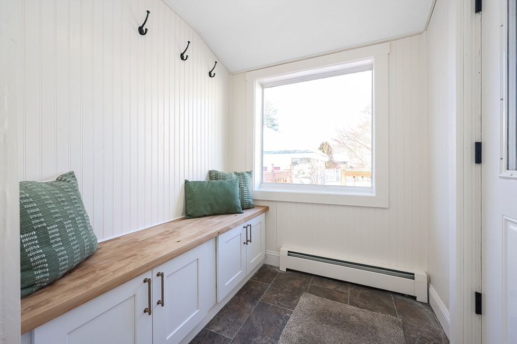 97 Apthorp Street Worcester, MA 01606 - Photo 3 of 39 Gallery Image 3