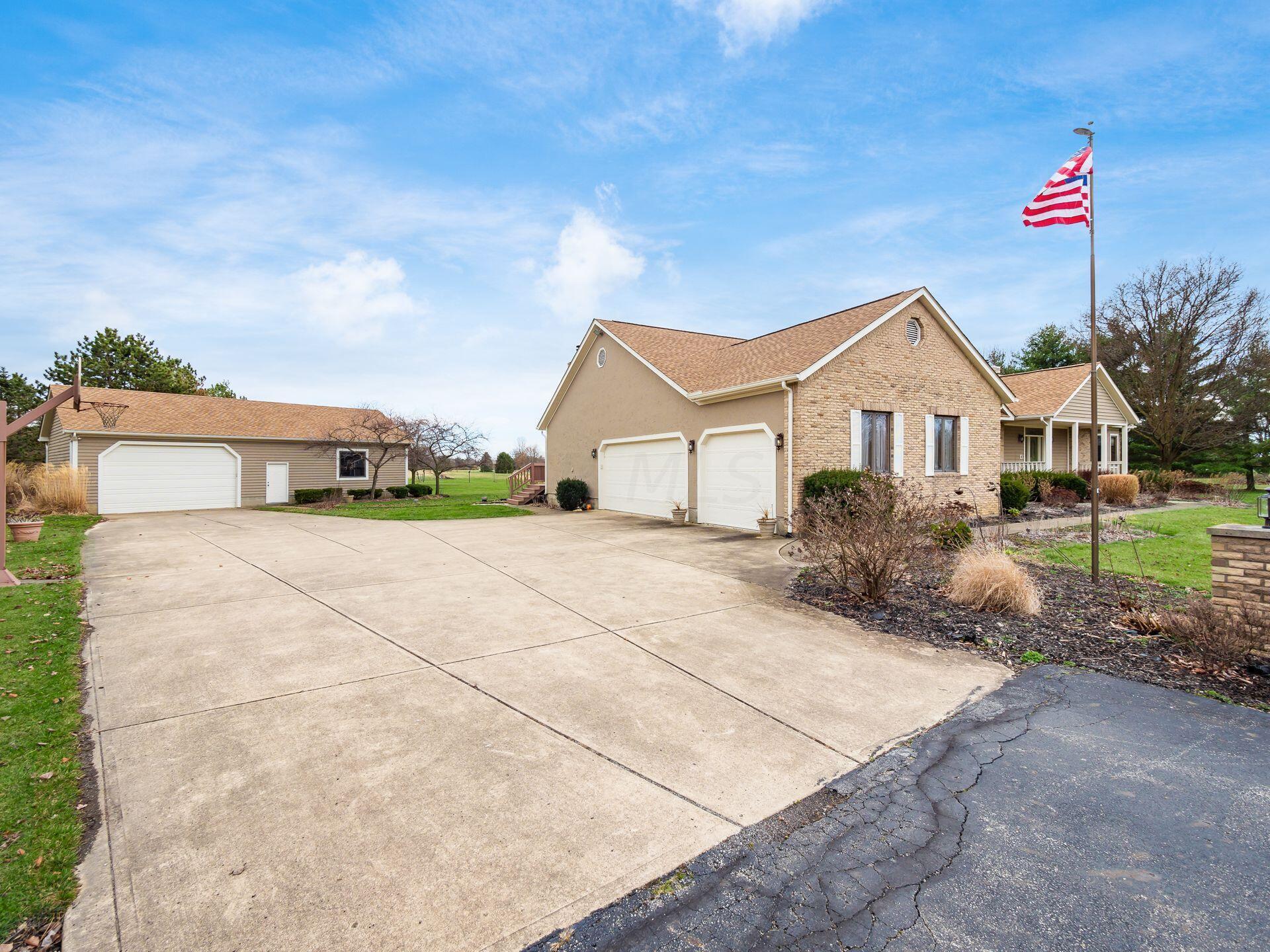13570 Toll Gate Road Pickerington, OH 43147 - Photo 3 of 80 001_149_A 13570 Toll Gate 163