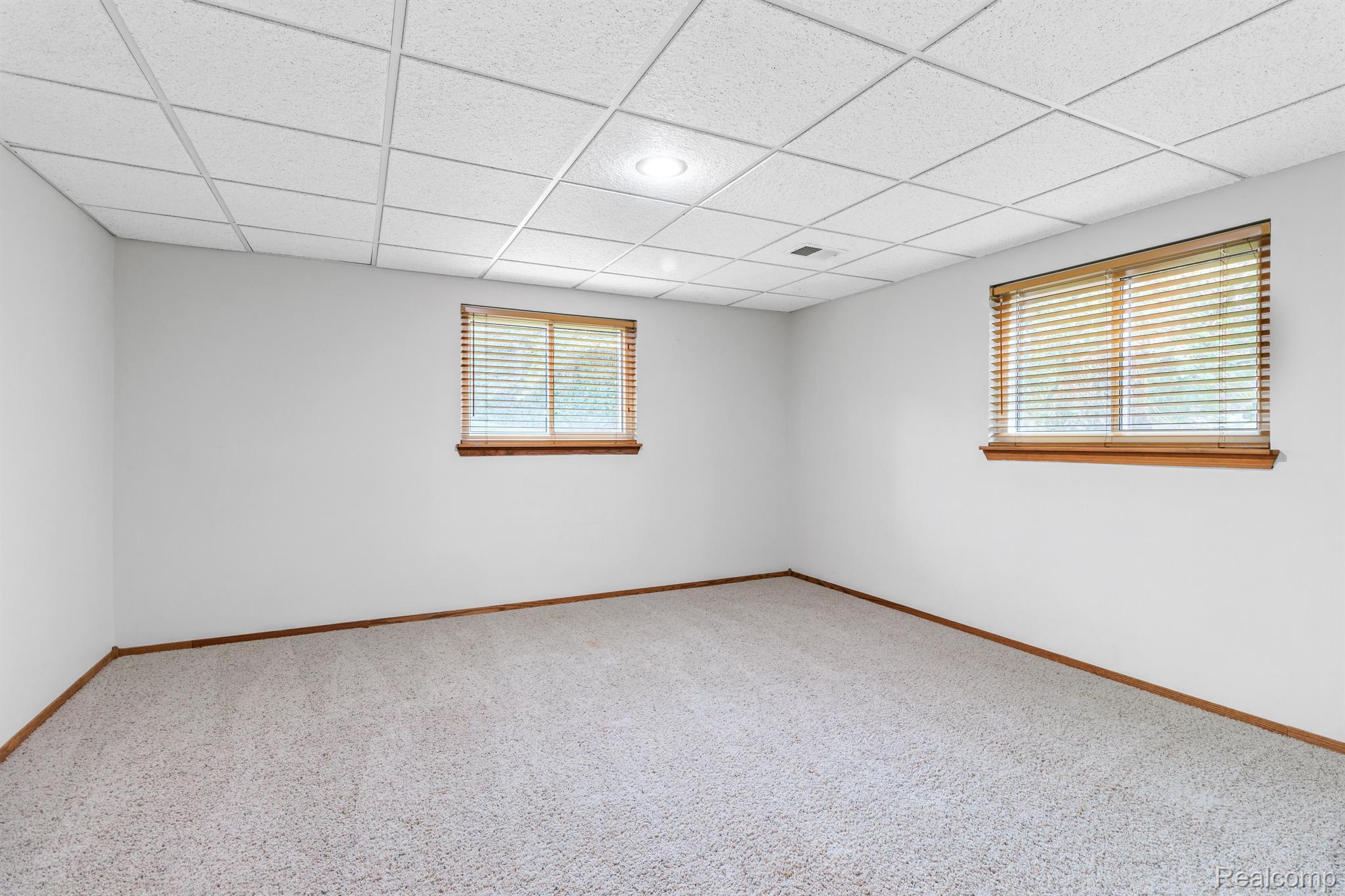 1902 Clover Ridge Drive Howell, MI 48843 - Photo 32 of 46 Gallery Image 32