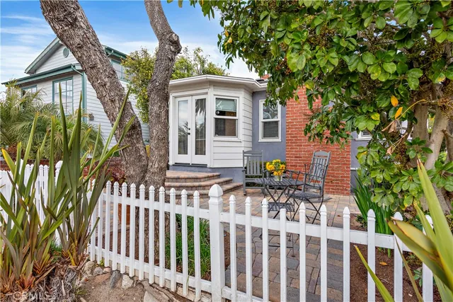 $5,500 | 1466 Randall Way, Laguna Beach, CA 92651