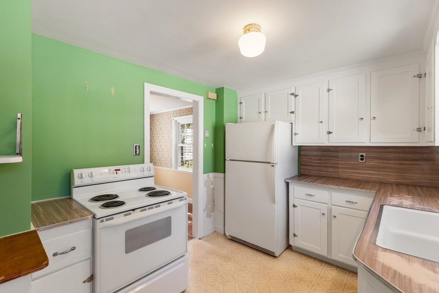 159 Howard Street Reading, MA 01867 - Photo 17 of 26 Gallery Image 17