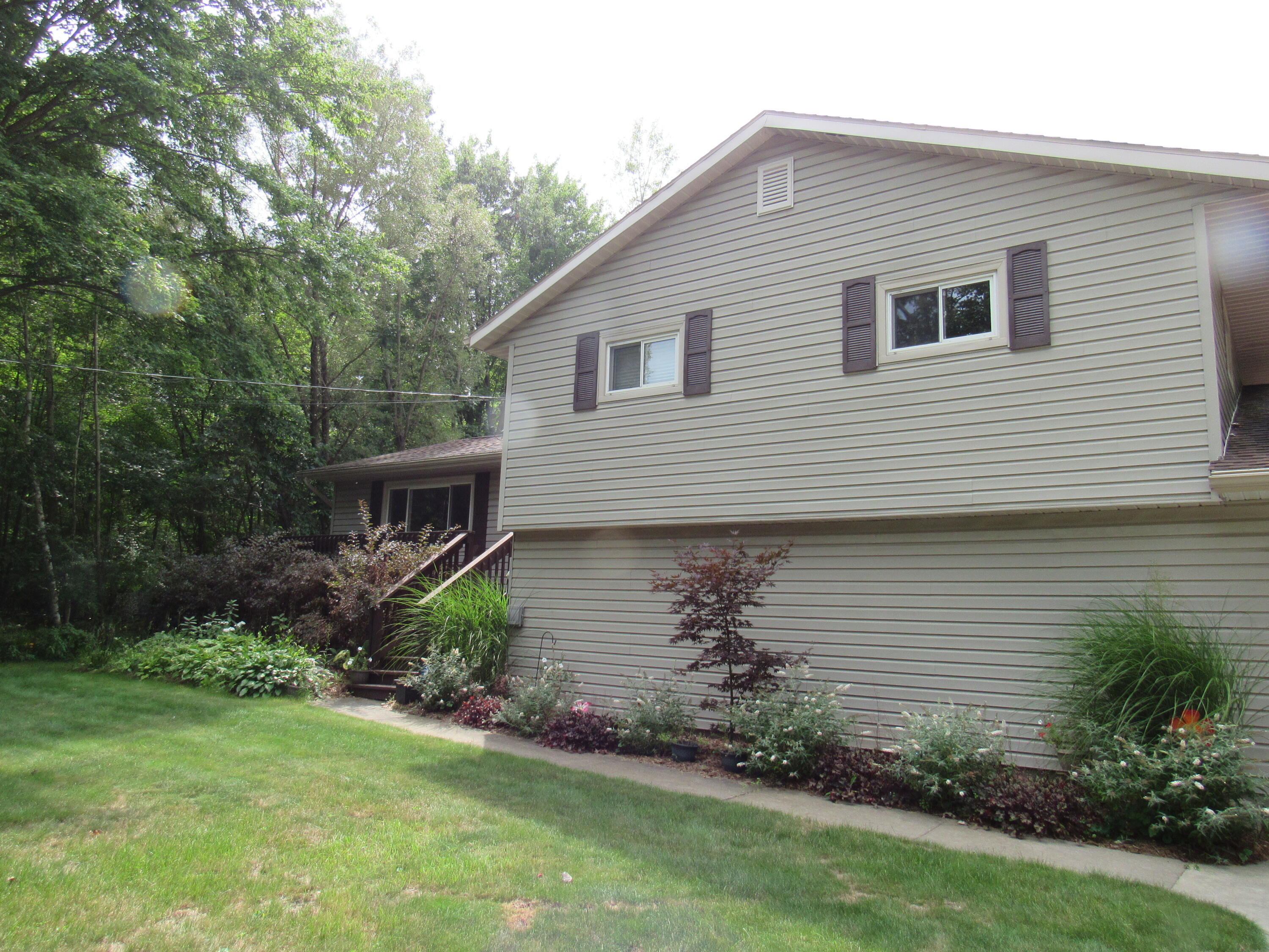 5747 Zellar Road Whitehall, MI 49461 - Photo 3 of 39 Front of Home