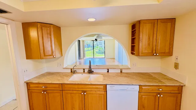 $349,900 | 7030 Half Moon Circle, Unit 121, Hypoluxo, FL 33462