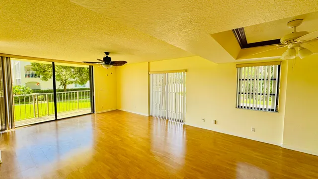 $349,900 | 7030 Half Moon Circle, Unit 121, Hypoluxo, FL 33462