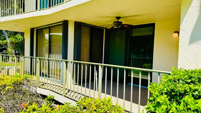 $349,900 | 7030 Half Moon Circle, Unit 121, Hypoluxo, FL 33462