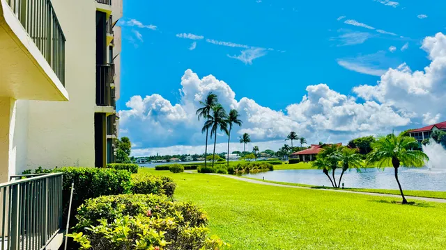 $349,900 | 7030 Half Moon Circle, Unit 121, Hypoluxo, FL 33462