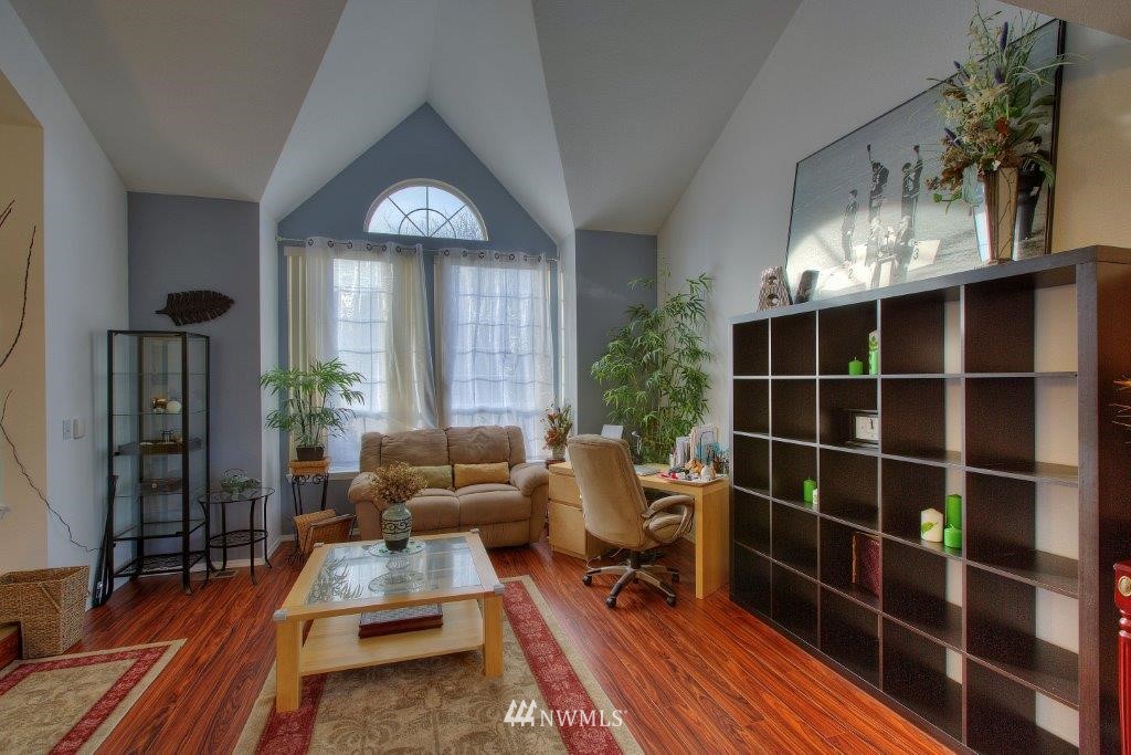 17827 112th Avenue Southeast Renton, WA 98055 - Photo 3 of 16 Gallery Image 3
