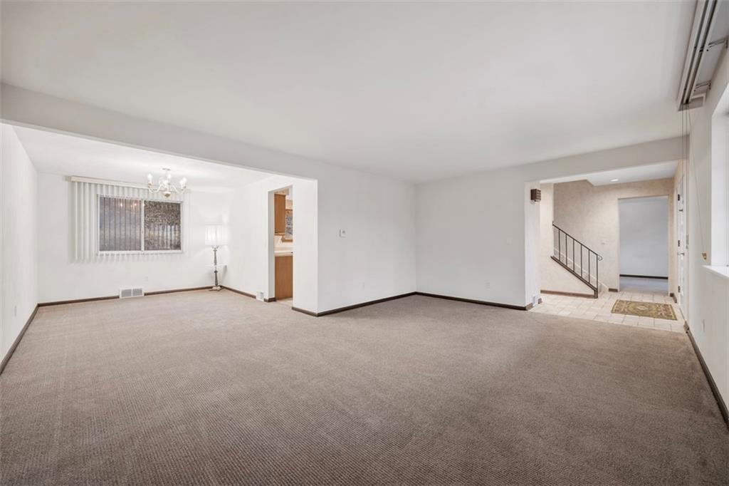 375 Maple Road Pittsburgh, PA 15239 - Photo 9 of 36