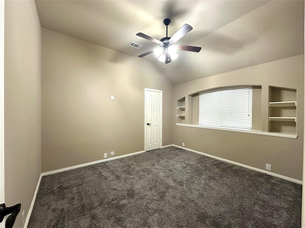7255 Rueda Grand Prairie, TX 75054 - Photo 12 of 16