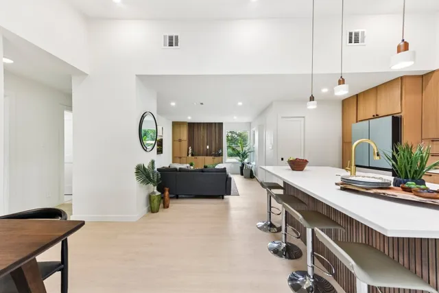 $649,500 | 7503 Carriage Drive, Austin, TX 78752