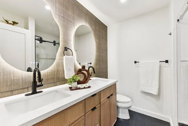 $649,500 | 7503 Carriage Drive, Austin, TX 78752