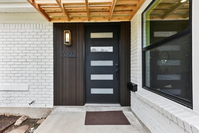 $649,500 | 7503 Carriage Drive, Austin, TX 78752