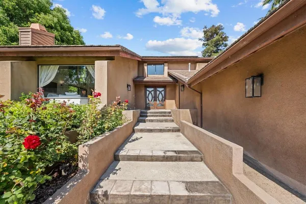 $2,199,000 | 20 Lake Helix Drive, La Mesa, CA 91941