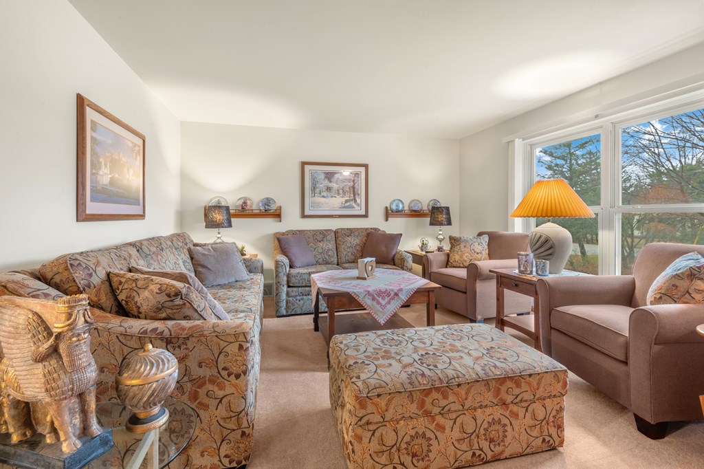 10530 Fieldcrest Road Sister Bay, WI 54234 - Photo 2 of 27 Living Room