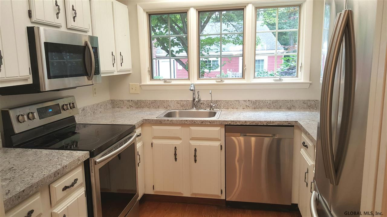 32 Chestnut Road Bethlehem, NY 12054 - Photo 3 of 16 Photo 3