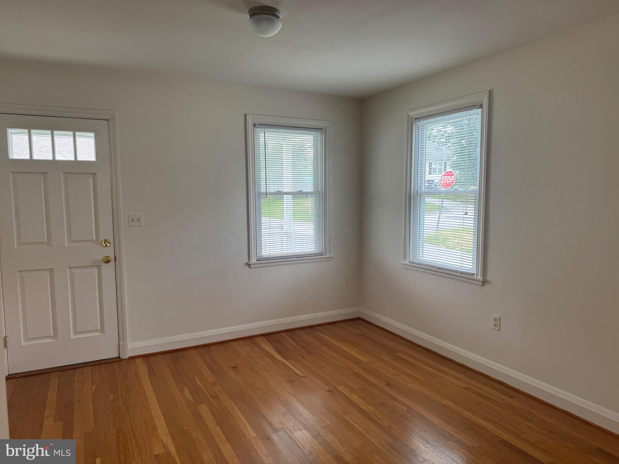 11 Belfast Road Lutherville-Timonium, MD 21093 - Photo 8 of 24 Living Room