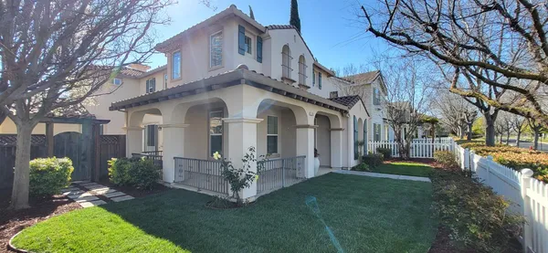 $998,888 | 322 South Central Parkway, Mountain House, CA 95391
