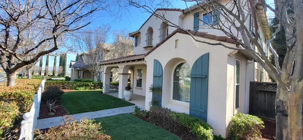 $998,888 | 322 South Central Parkway, Mountain House, CA 95391