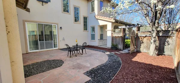 $998,888 | 322 South Central Parkway, Mountain House, CA 95391