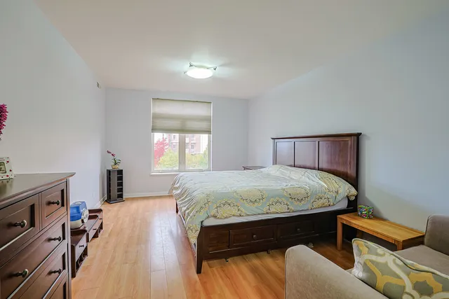 $399,998 | 8300 Callie Avenue, Unit 311, Morton Grove, IL 60053