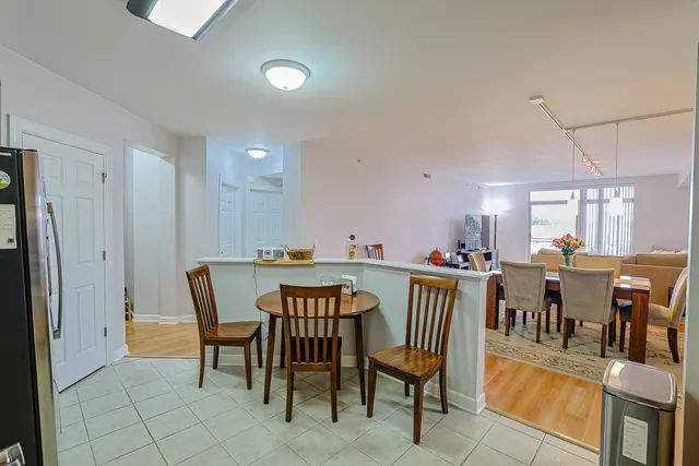 $399,998 | 8300 Callie Avenue, Unit 311, Morton Grove, IL 60053