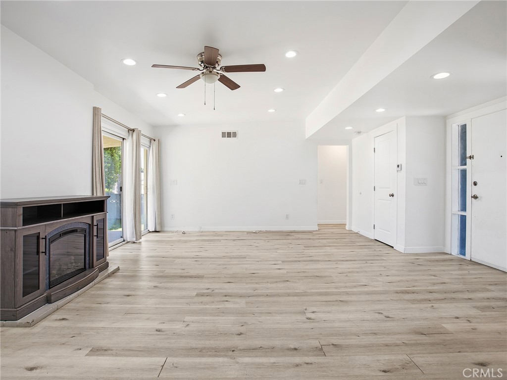 12456 Rouge Street Sun Valley, CA 91352 - Photo 11 of 36 Living Room