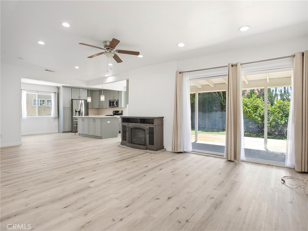 12456 Rouge Street Sun Valley, CA 91352 - Photo 13 of 36 Living Room