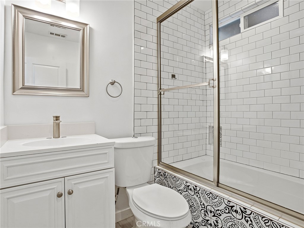 12456 Rouge Street Sun Valley, CA 91352 - Photo 21 of 36 Bathroom