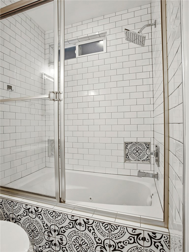 12456 Rouge Street Sun Valley, CA 91352 - Photo 22 of 36 Bathroom
