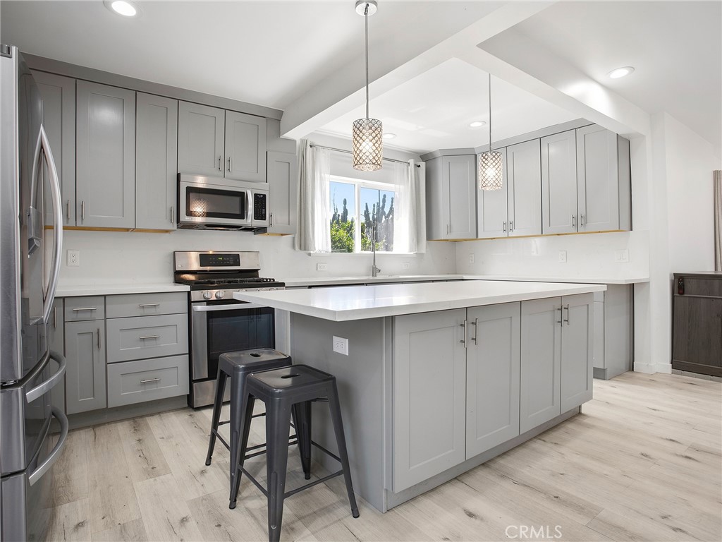 12456 Rouge Street Sun Valley, CA 91352 - Photo 4 of 36 Kitchen