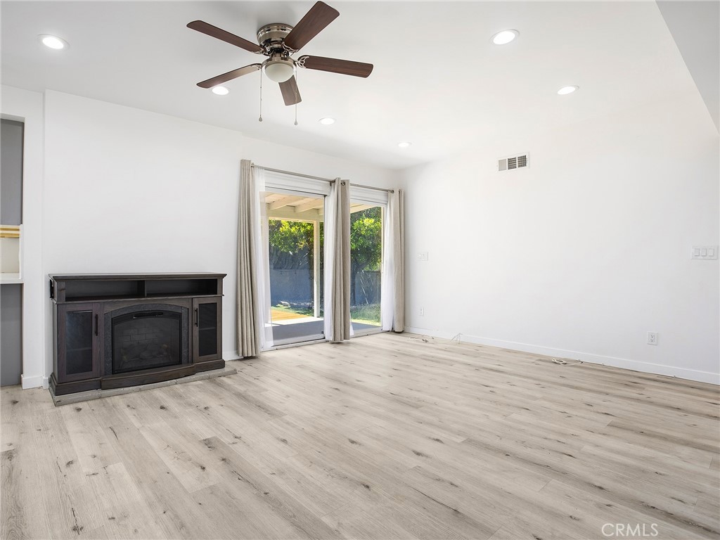 12456 Rouge Street Sun Valley, CA 91352 - Photo 10 of 36 Living Room