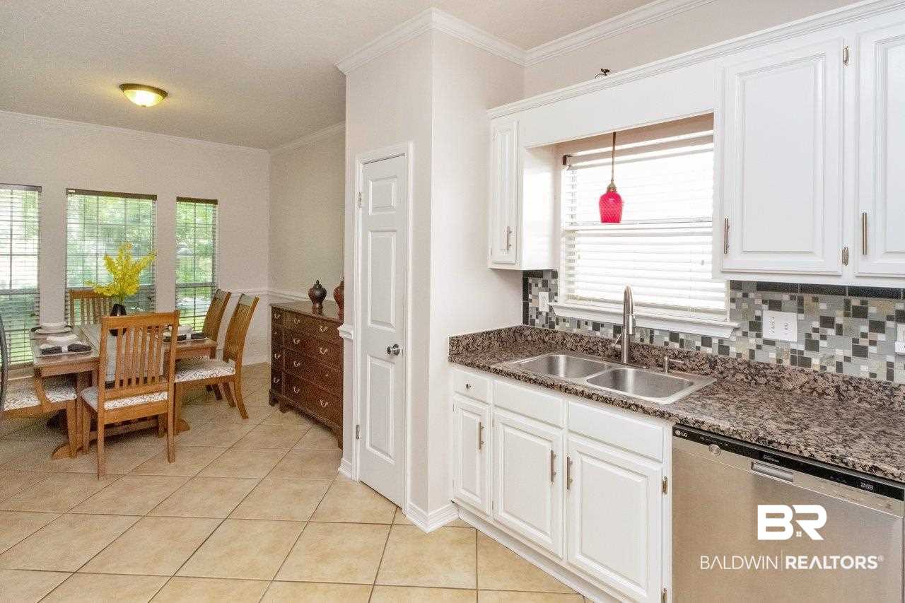 817 Wesley Avenue Mobile, AL 36609 - Photo 5 of 28