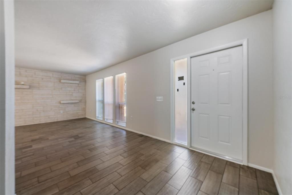 1124 Danny Drive Sarasota, FL 34243 - Photo 3 of 45