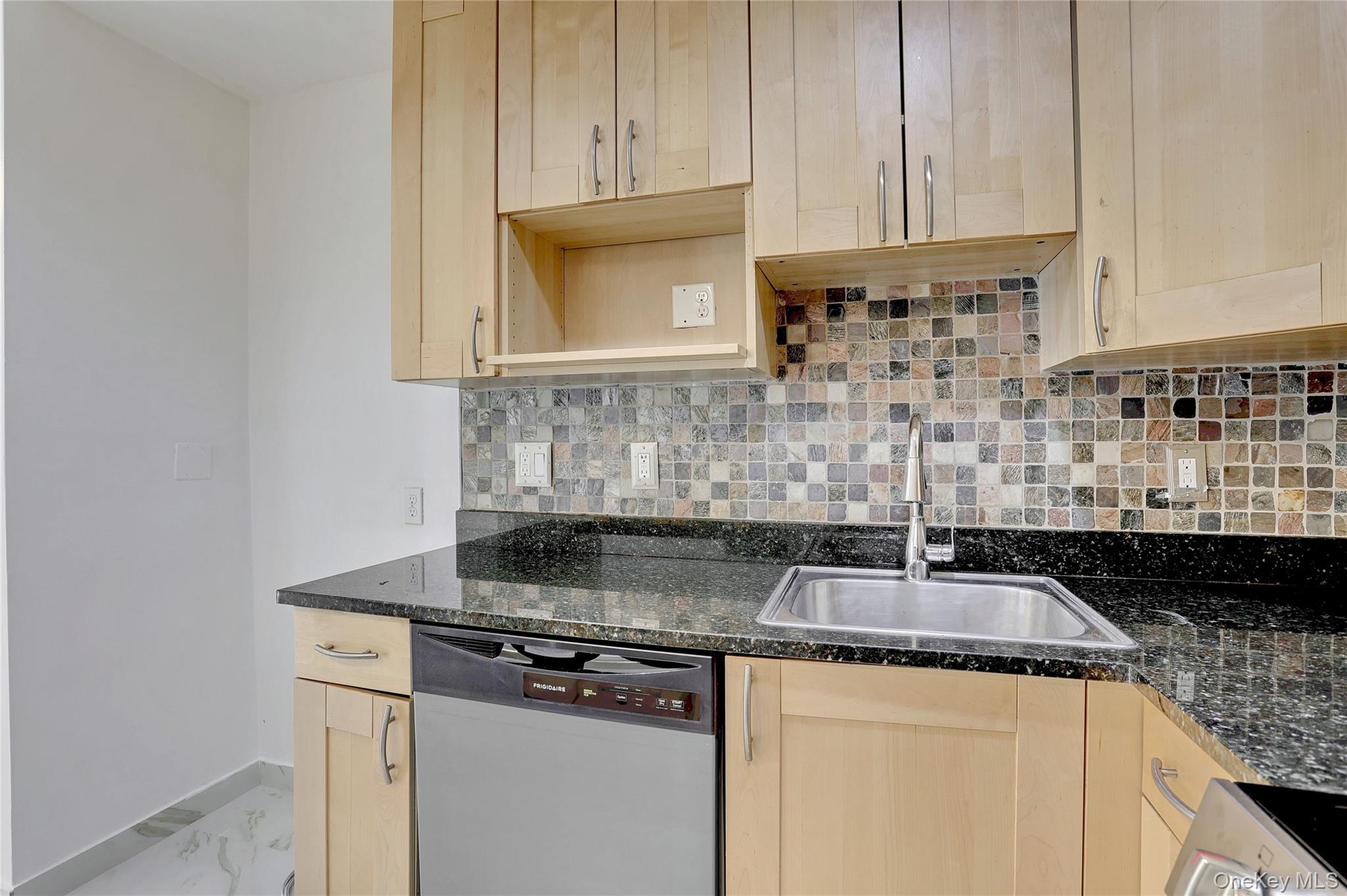 7 Secora Road, Unit H18 Monsey, NY 10952 - Photo 7 of 27