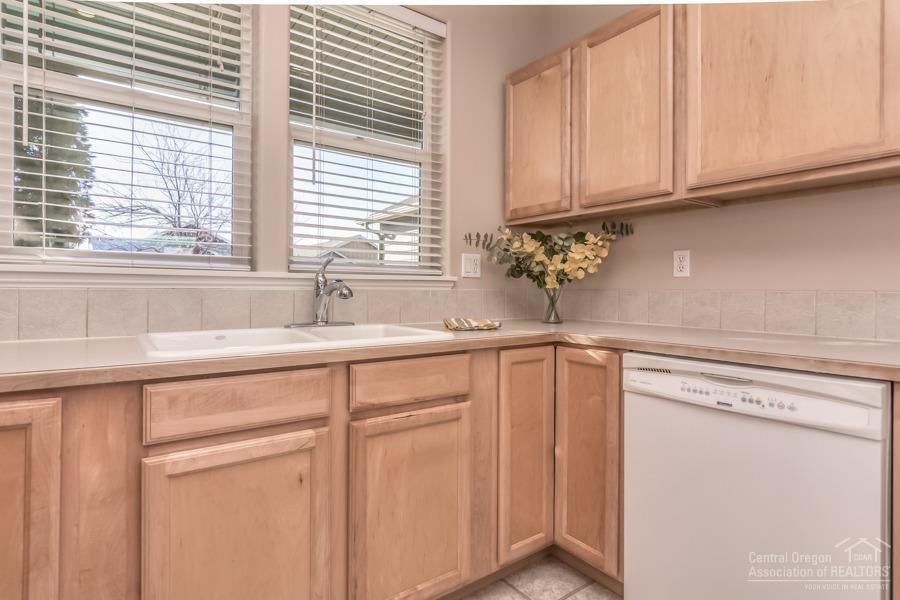 3072 Yellow Ribbon Drive Bend, OR 97701 - Photo 5 of 25 Additional Photo