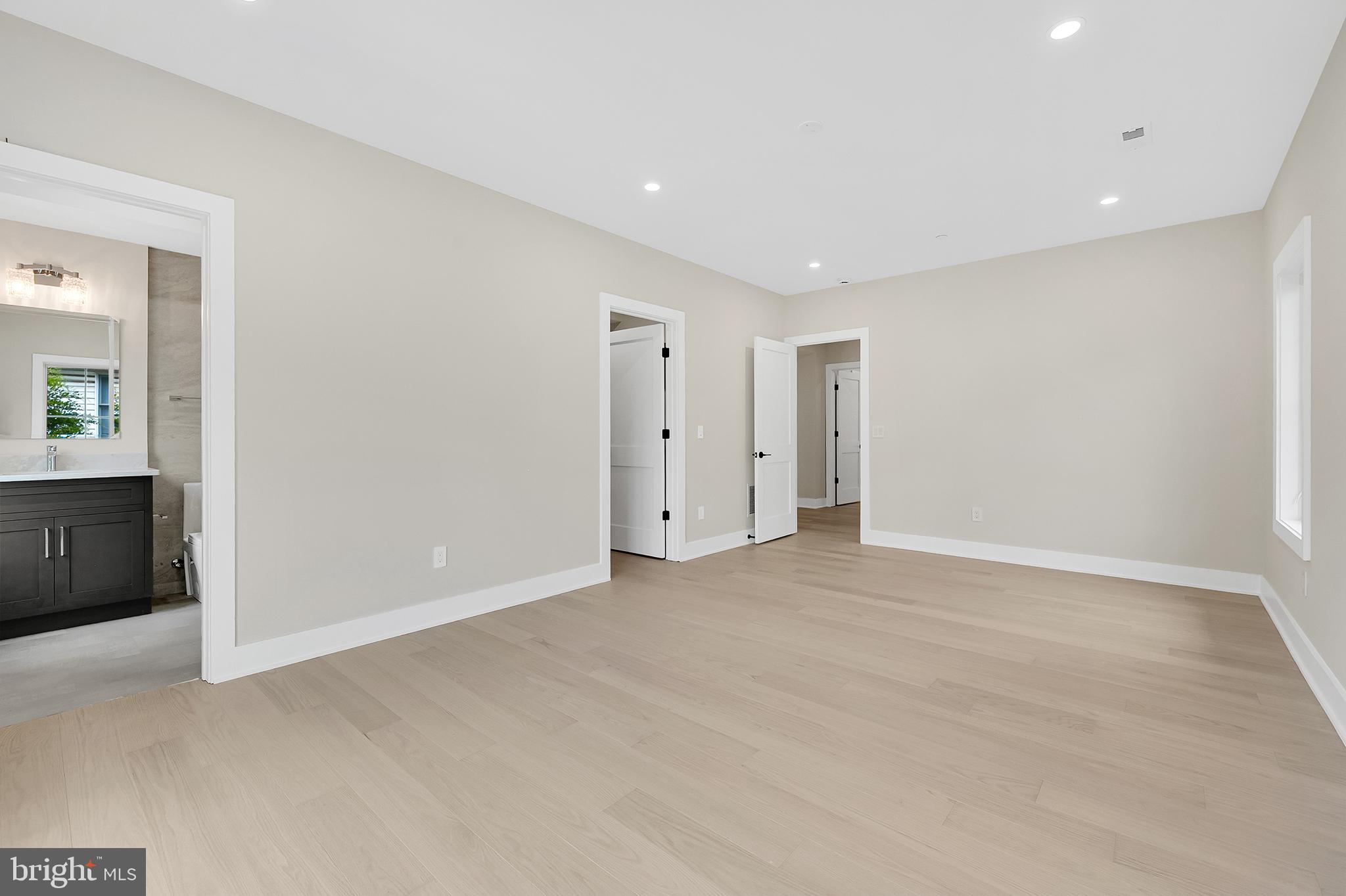 4708 Rosedale Avenue Bethesda, MD 20814 - Photo 36 of 69 Spacious, modern living area awaits you.