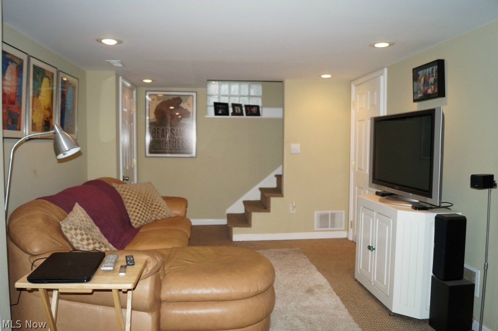 3373 Clarendon Road Cleveland Heights, OH 44118 - Photo 12 of 23 Gallery Image 12