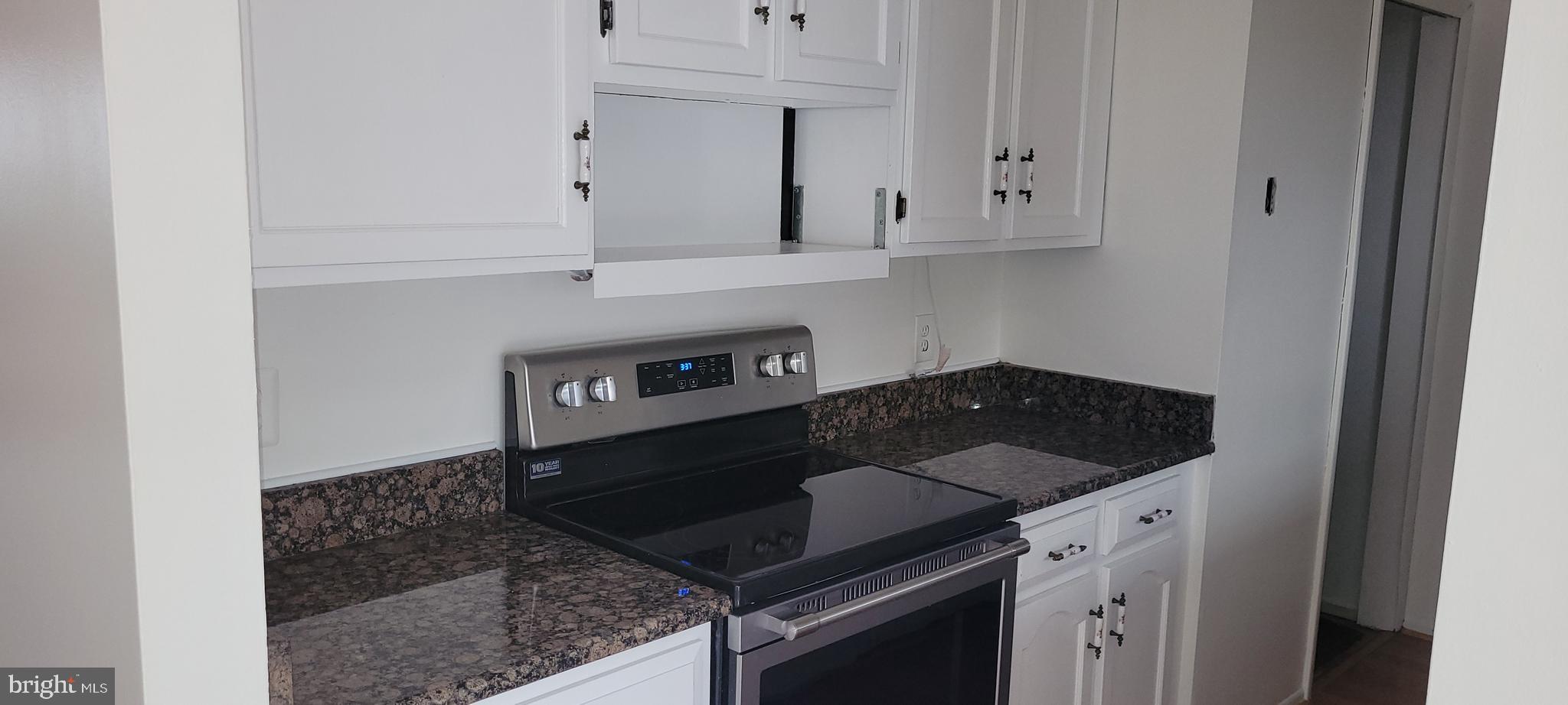 260 North Cottage Road Sterling, VA 20164 - Photo 7 of 21 Kitchen