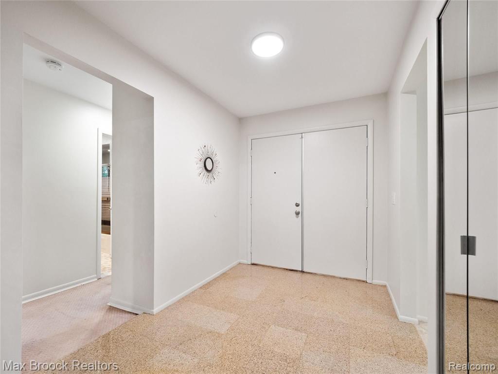 4899 Wye Oak Road Bloomfield Hills, MI 48301 - Photo 5 of 23