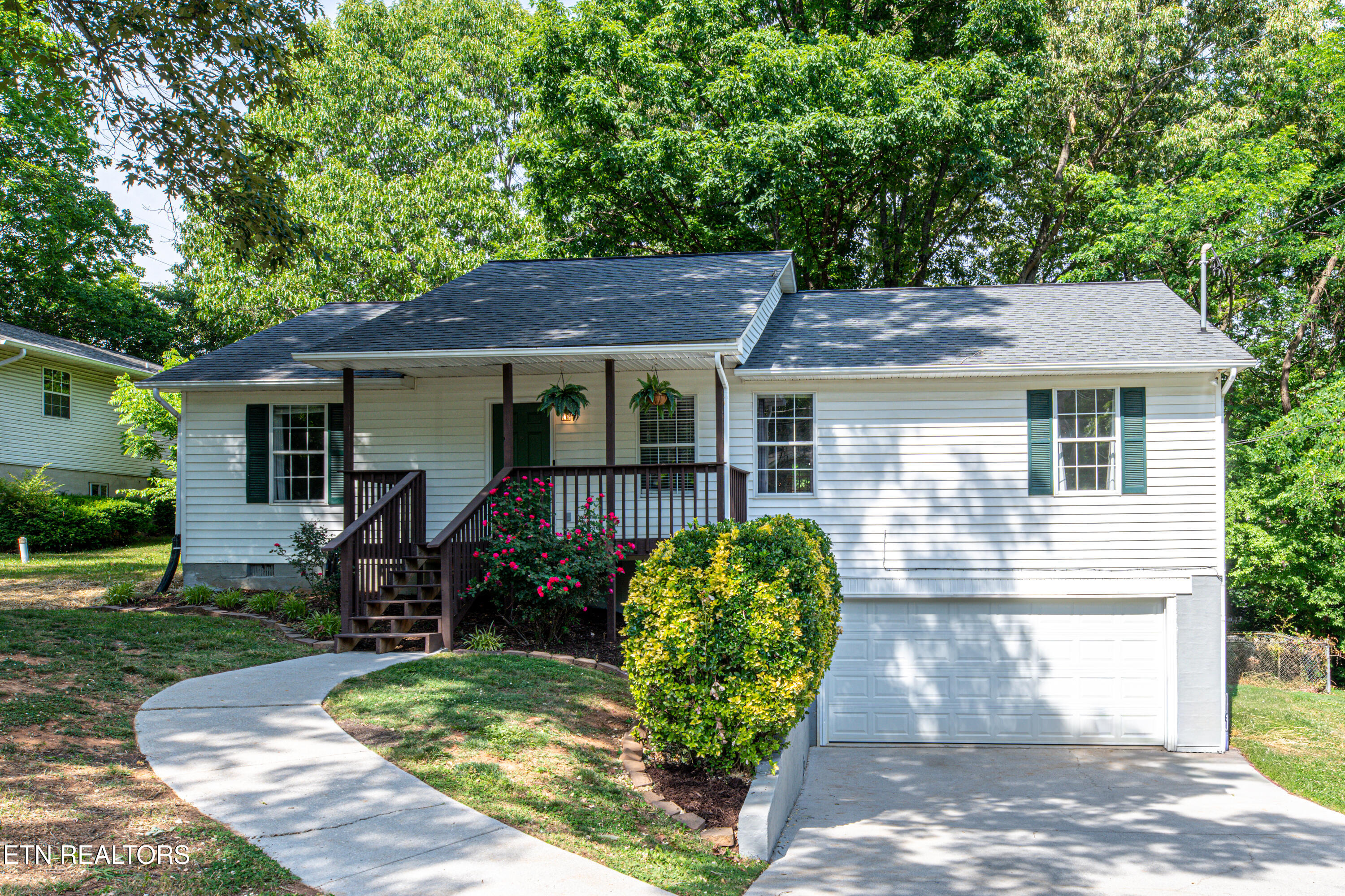 1718 Frank Watts Road Knoxville, TN 37909 - Photo 1 of 31 1718 Frank Watt-32