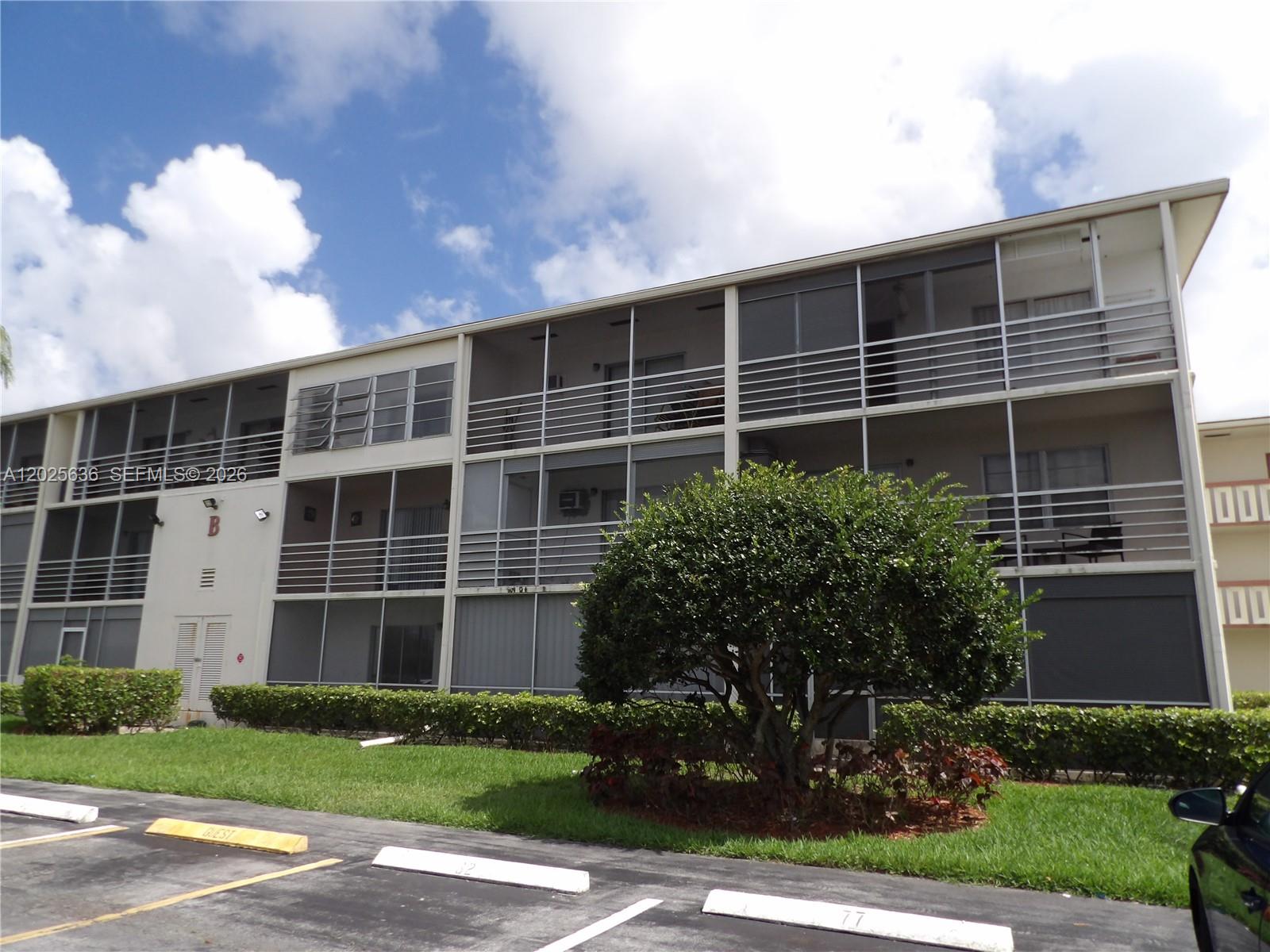 77 Preston Way, Unit 77 Boca Raton, FL 33434 - Photo 1 of 32 Photo 1