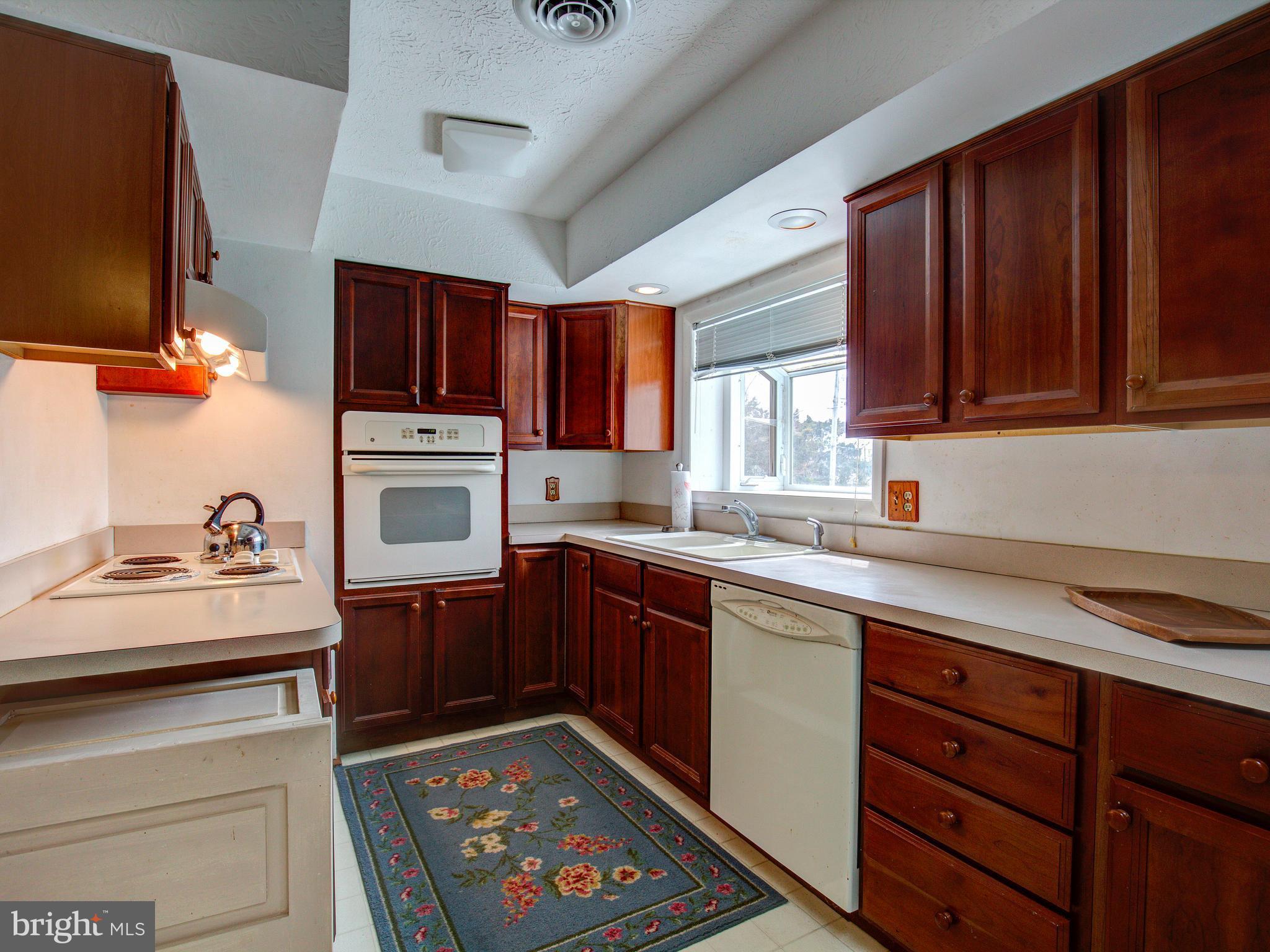118 Highlander Road Stephens City, VA 22655 - Photo 3 of 12 Kitchen