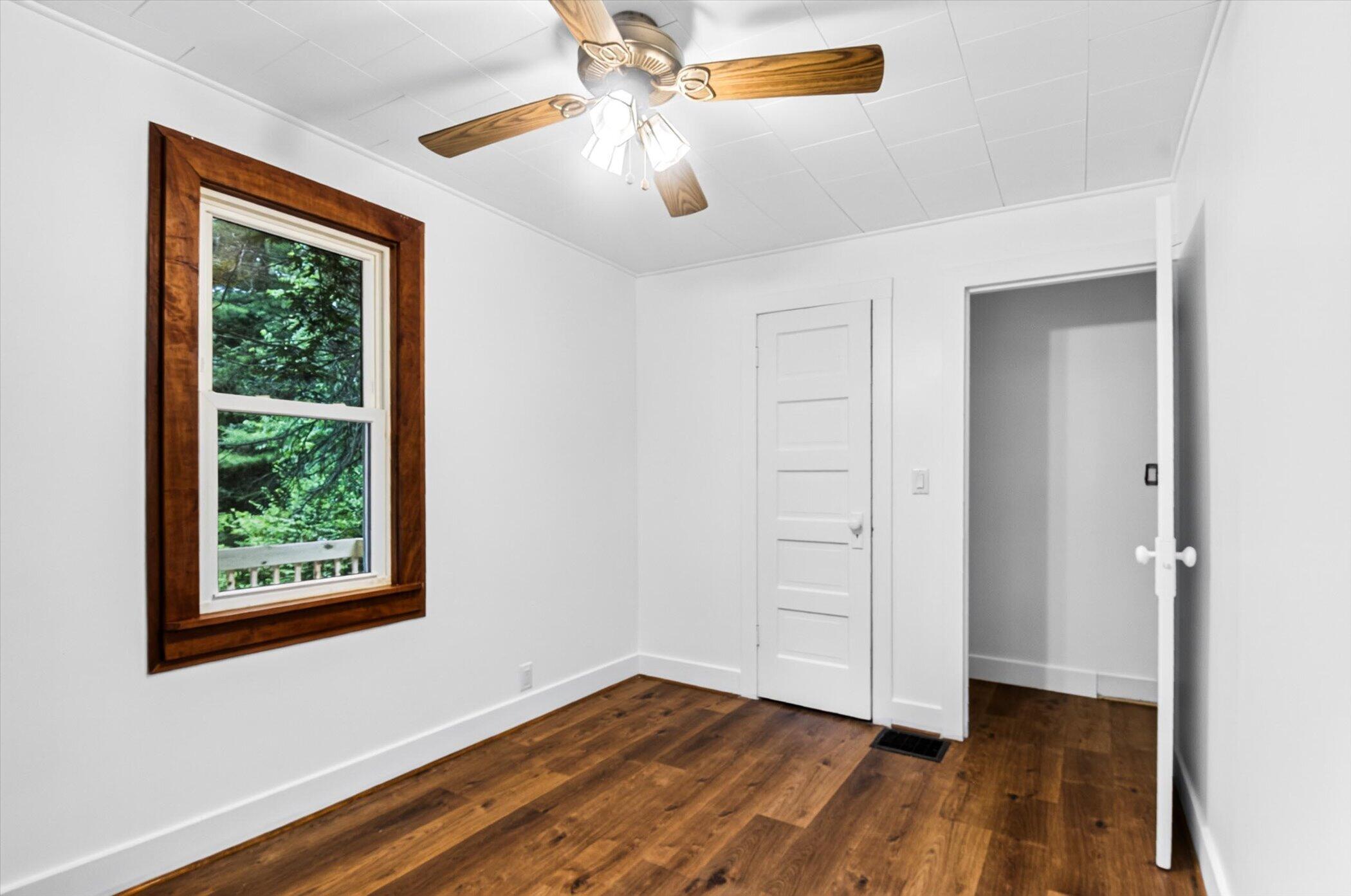 6109 Brooklyn Road Jackson, MI 49201 - Photo 17 of 25 17-6109-Brooklyn-Rd-WindowStill-Photogra