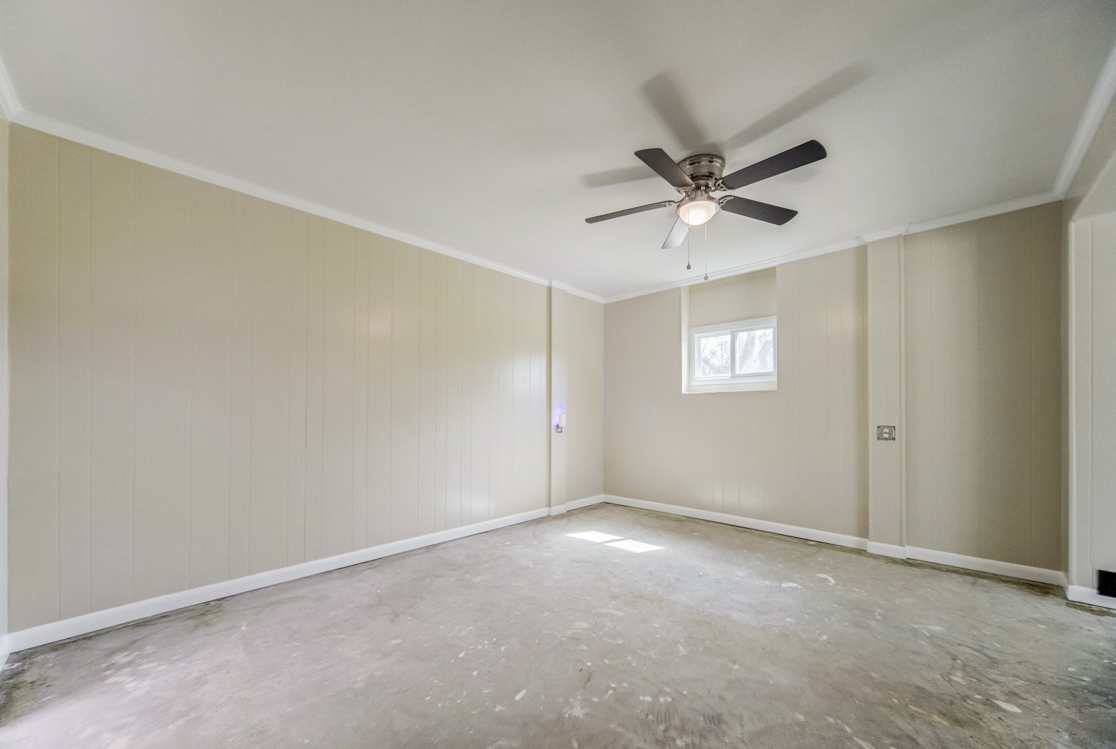 3975 Nonaville Road Mount Juliet, TN 37122 - Photo 35 of 55 a view of a livingroom with a ceiling fan and window